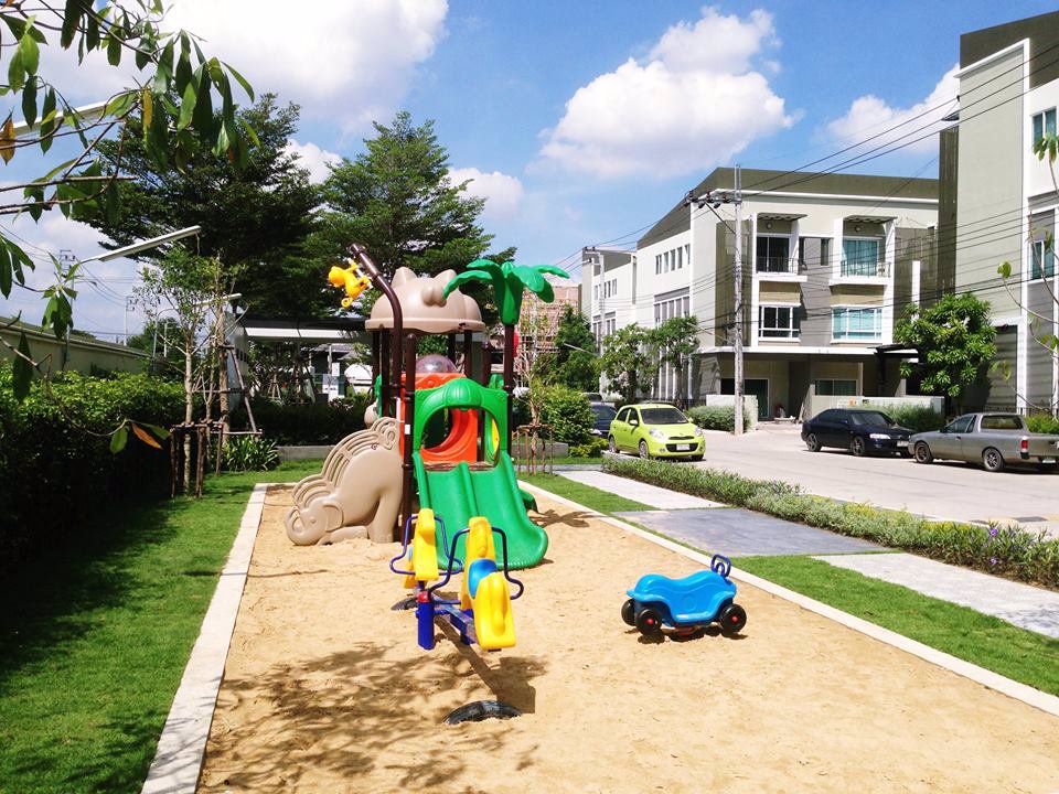 ให้เช่า-หรือ-ขาย-ทาวน์โฮม-3ชั้น-รามคำแหง144-นลินอเวนิว2-ติดสถานีรถไฟฟ้า-บ้านหัวมุม-หลังแรก