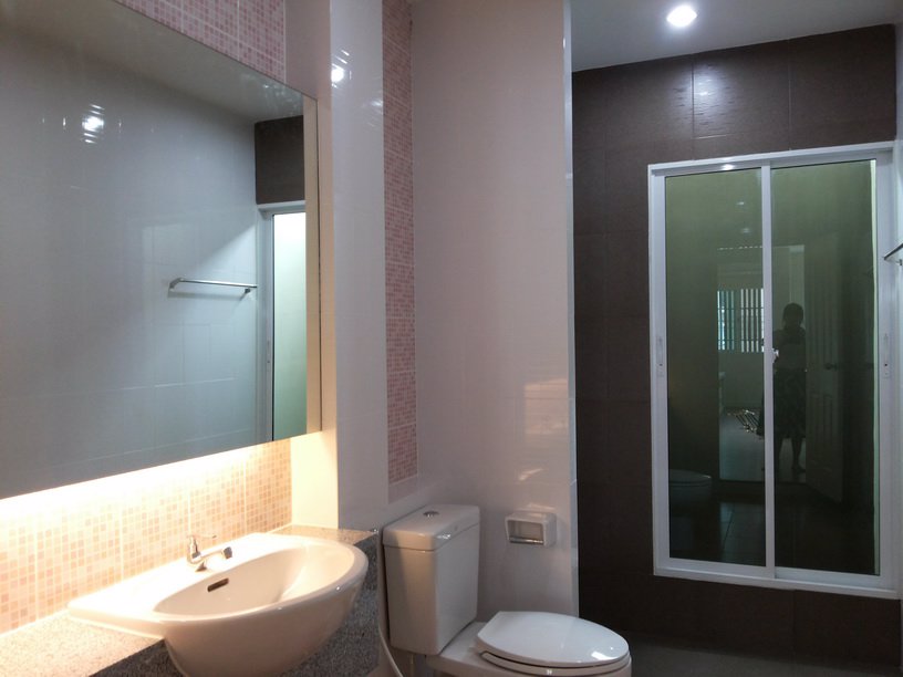 ให้เช่า-หรือ-ขาย-ทาวน์โฮม-3ชั้น-รามคำแหง144-นลินอเวนิว2-ติดสถานีรถไฟฟ้า-บ้านหัวมุม-หลังแรก