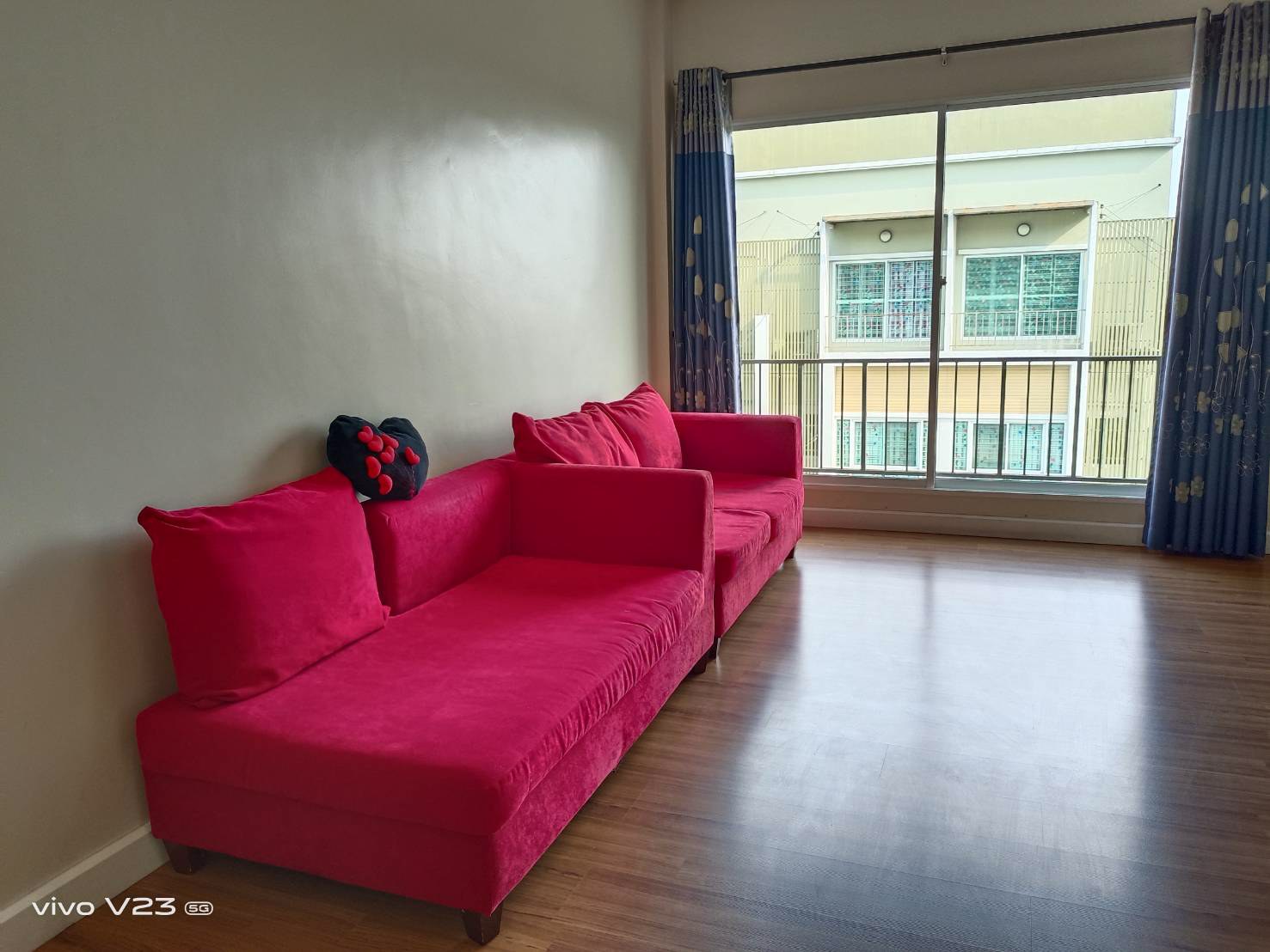 ให้เช่า-หรือ-ขาย-ทาวน์โฮม-3ชั้น-รามคำแหง144-นลินอเวนิว2-ติดสถานีรถไฟฟ้า-บ้านหัวมุม-หลังแรก