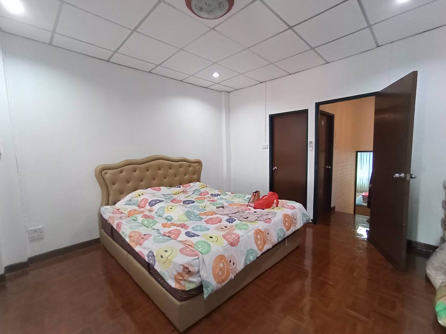 ทาวน์เฮาส์-2-ชั้น-ทำเลพระราม5-ตรงข้ามเซ็นทรัลเวสต์วิลล์ราชพฤกษ์