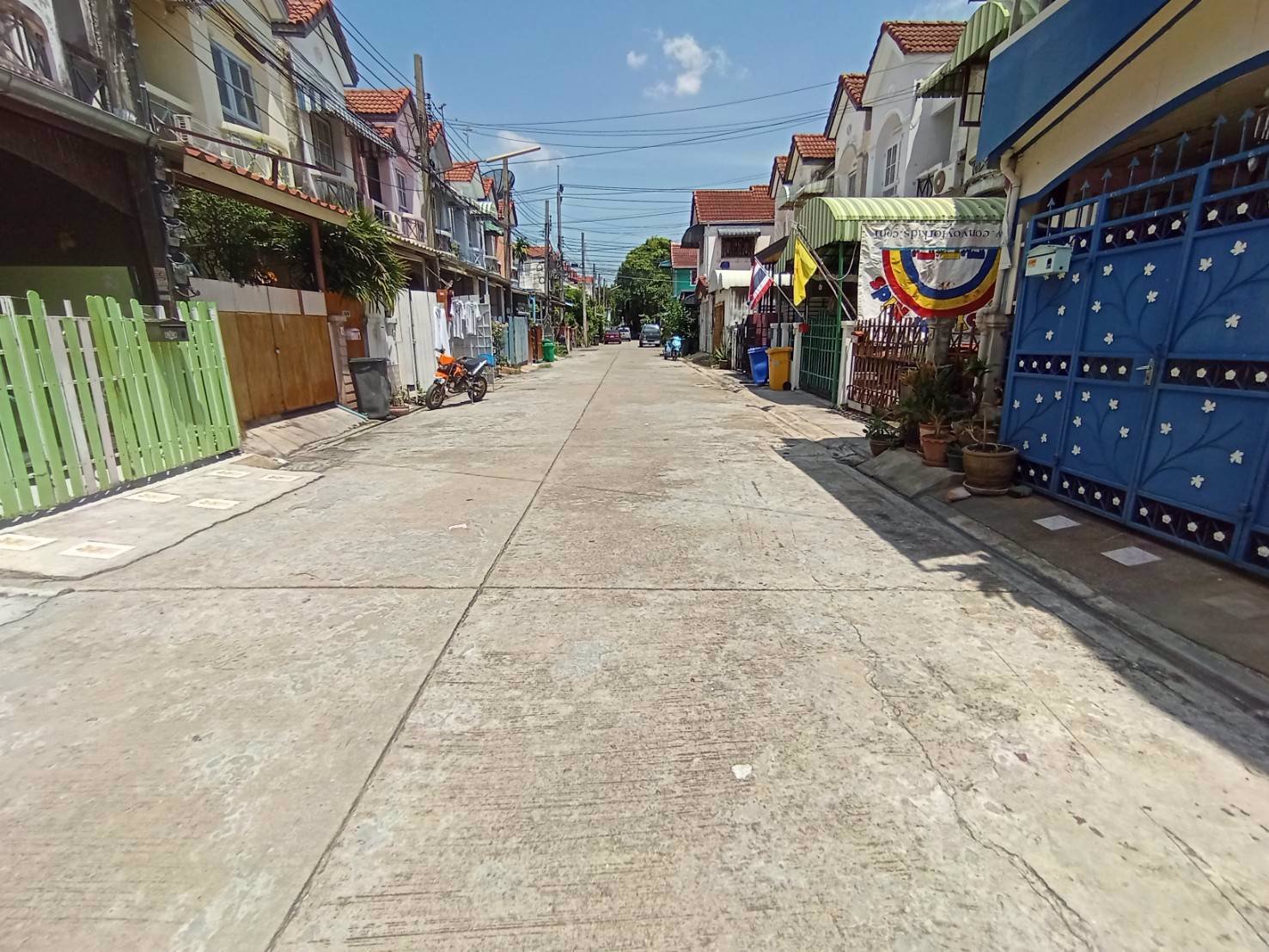 ทาวน์เฮาส์-2-ชั้น-ทำเลพระราม5-ตรงข้ามเซ็นทรัลเวสต์วิลล์ราชพฤกษ์