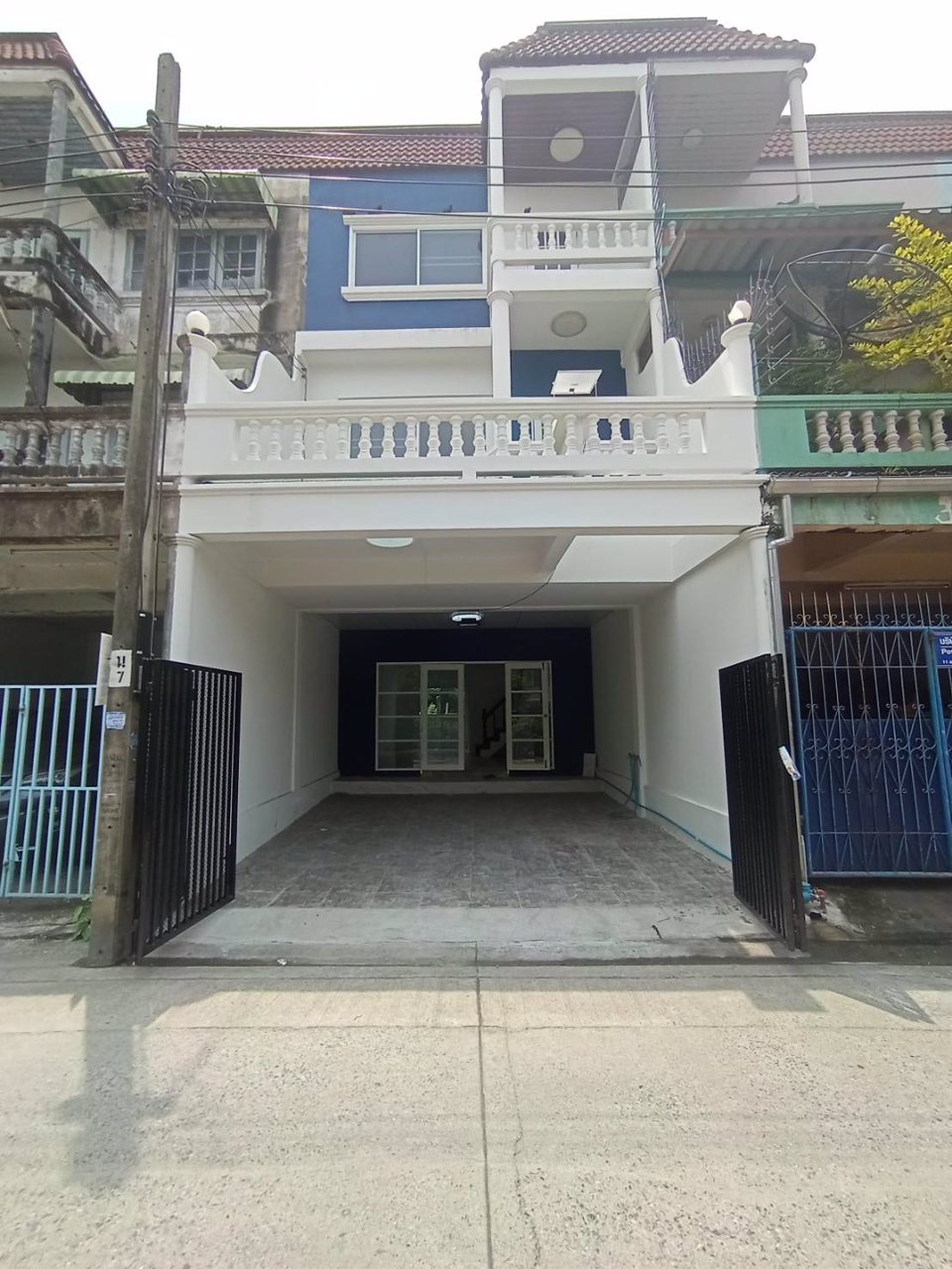 ทาวน์โฮม-3-ชั้น-สนามบินน้ำ