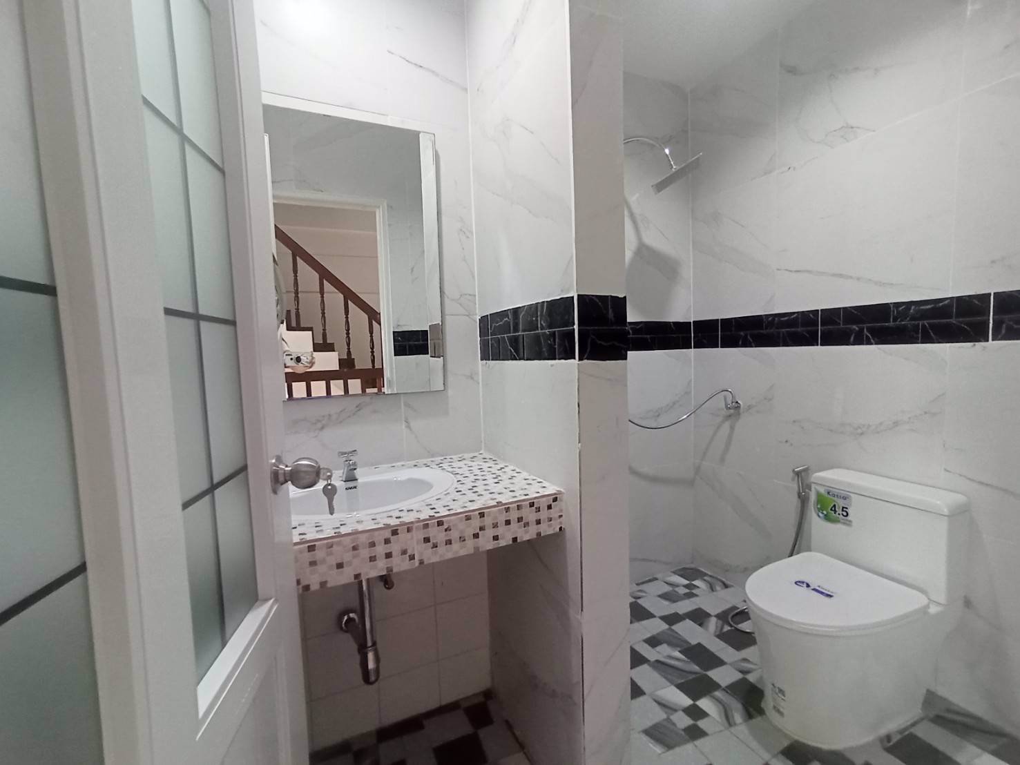 ทาวน์โฮม-3-ชั้น-สนามบินน้ำ