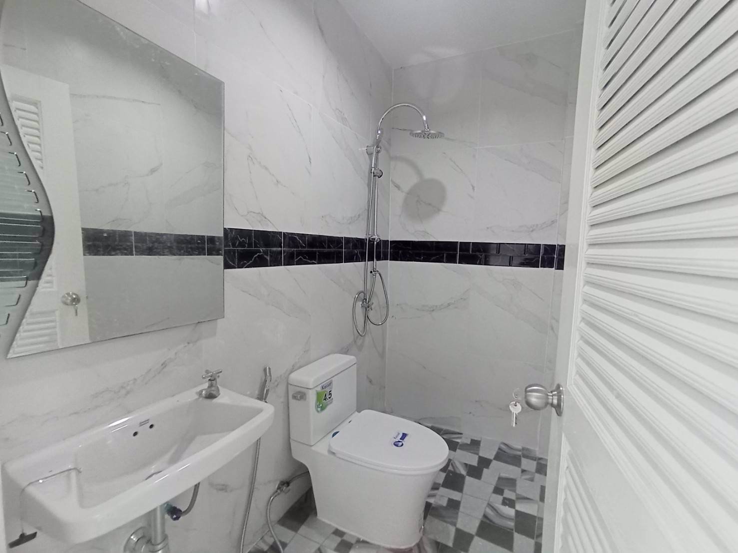 ทาวน์โฮม-3-ชั้น-สนามบินน้ำ