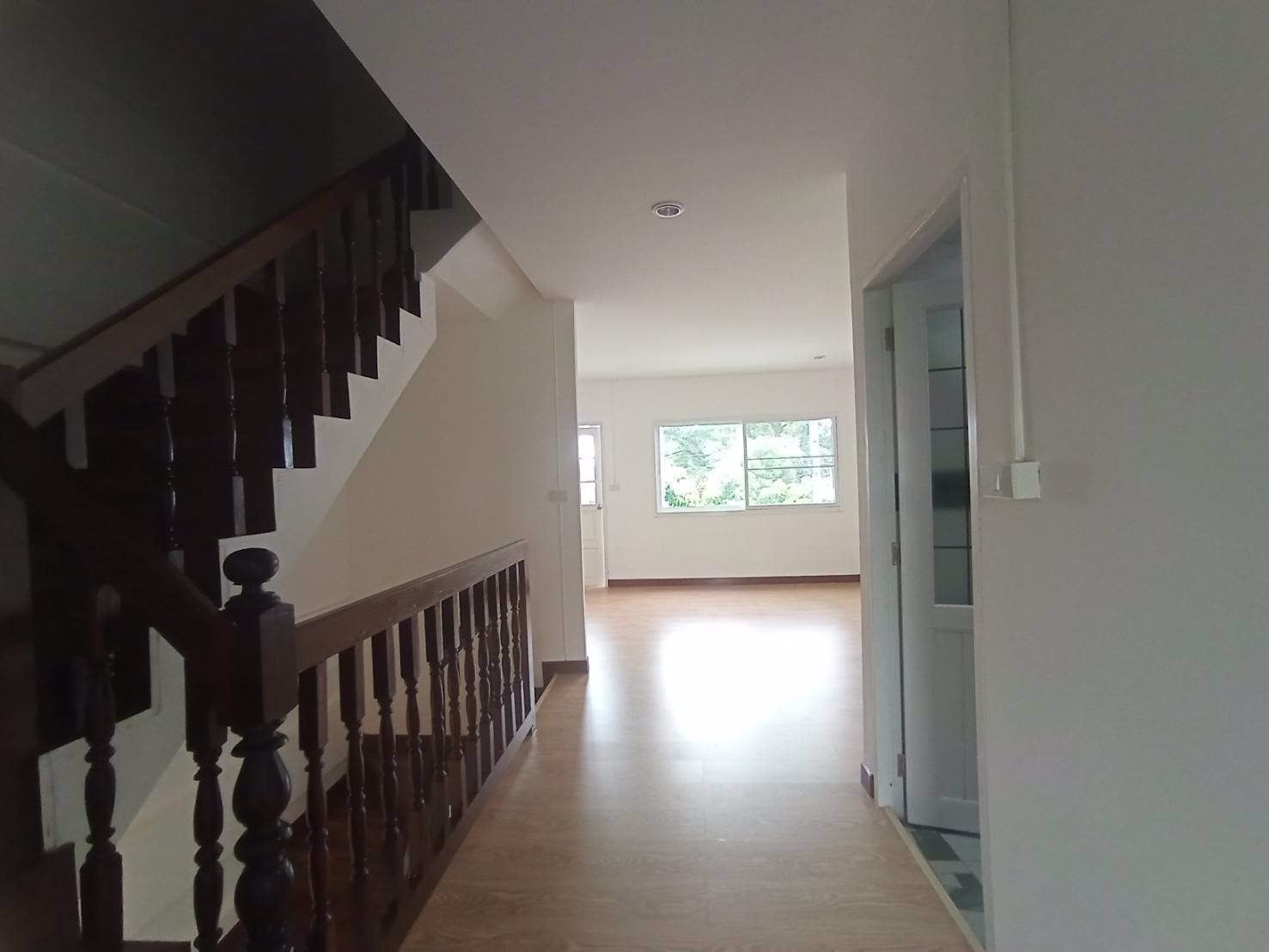 ทาวน์โฮม-3-ชั้น-สนามบินน้ำ