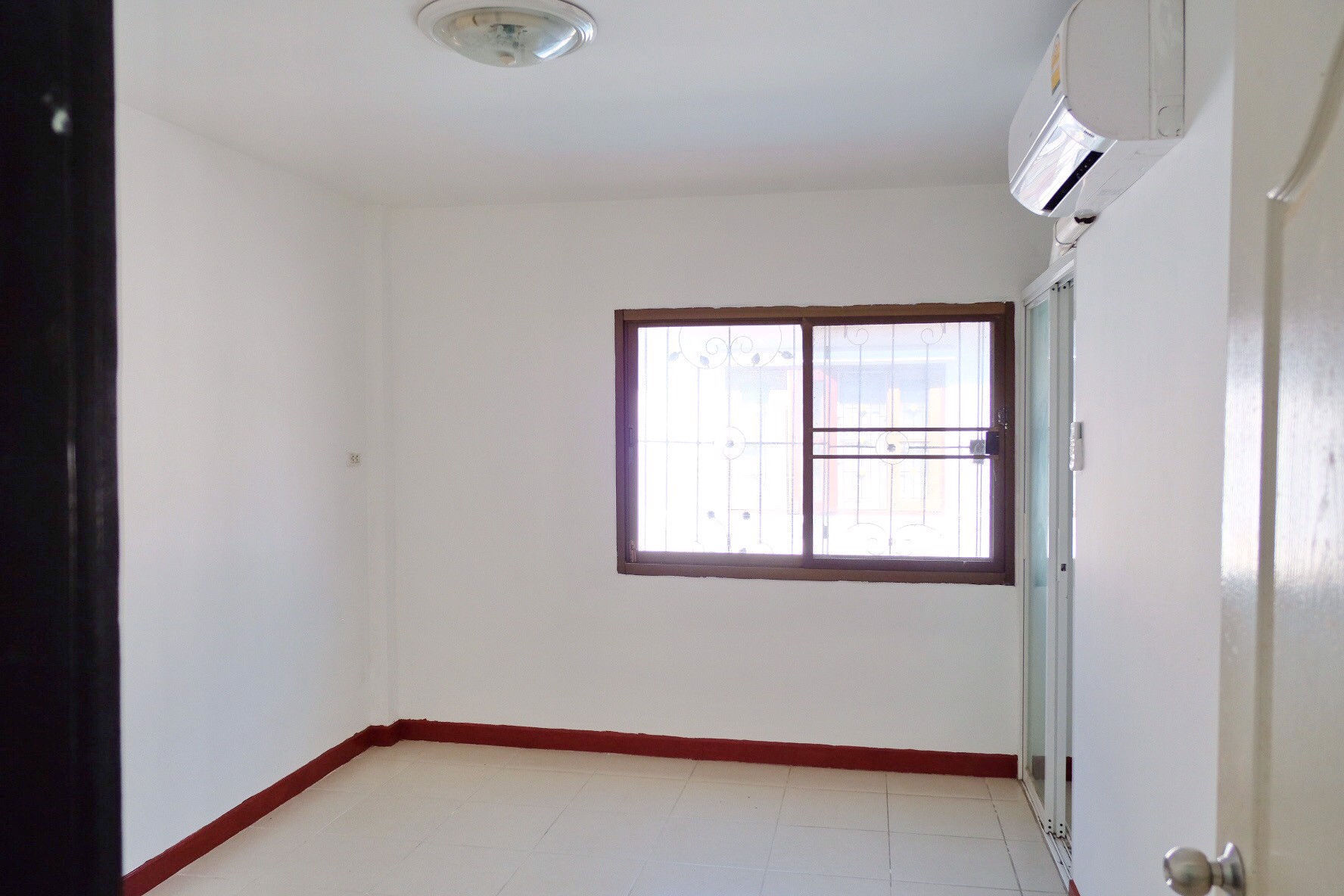 ขายทาวน์เฮาส์-มเคซีรามอินทรา-6-ซอยพระยาสุเรนทร์-45-เขตคลองสามวา-ใกล้แฟชั่นไอส์แลนด์