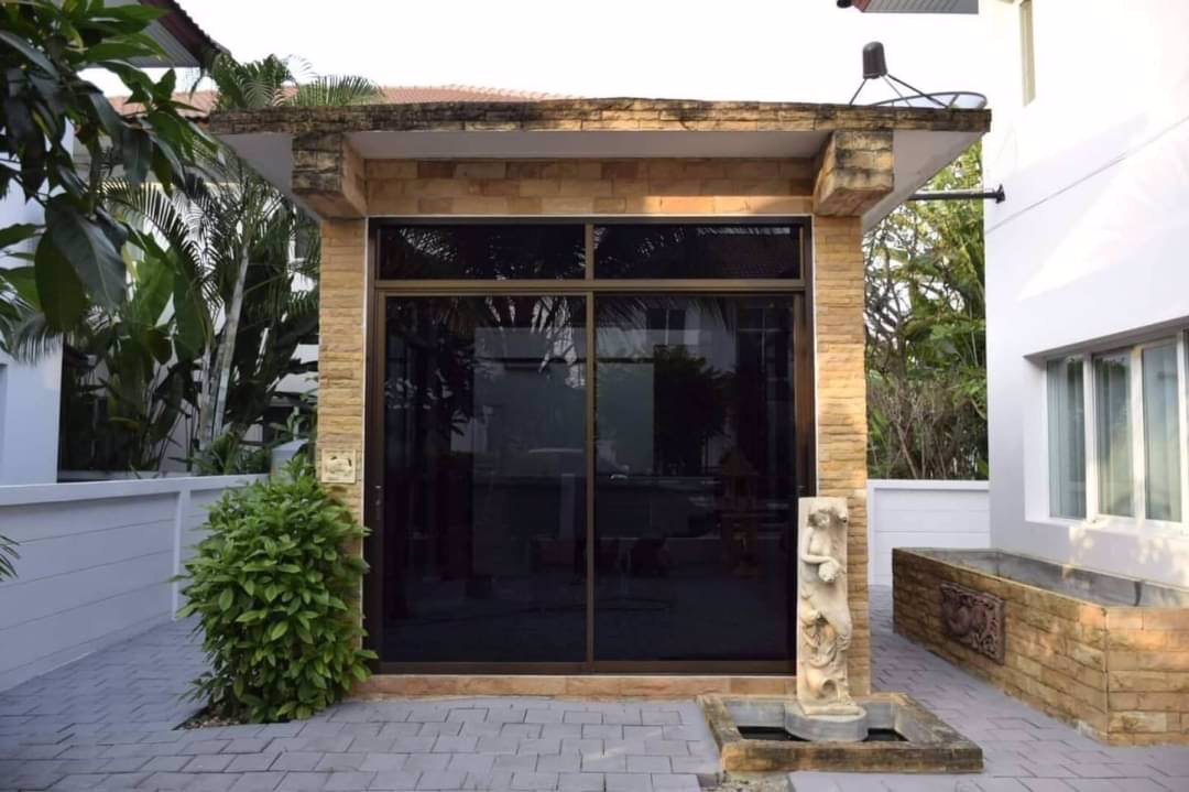 โครงการ-ดิเออบาน่า-1-ติดถนนใหญ่-เออบาน่า-1-the-urbana-1-project-on-the-main-road-urbana-1