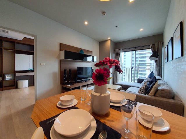 noble-refine-large-room-on-12th-floor-fully-furnished-ready-to-move-in-bts-phrom-phong
