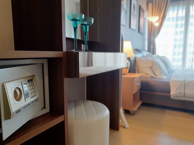 noble-refine-large-room-on-12th-floor-fully-furnished-ready-to-move-in-bts-phrom-phong