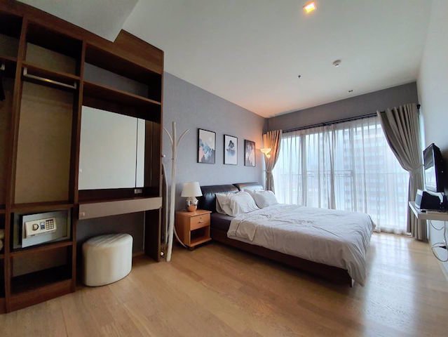 noble-refine-large-room-on-12th-floor-fully-furnished-ready-to-move-in-bts-phrom-phong