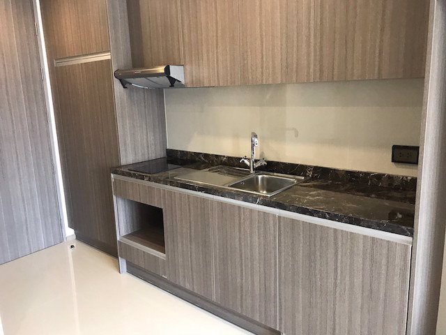 art-at-thonglo-fully-furnished-clean-room-bts-thong-lo