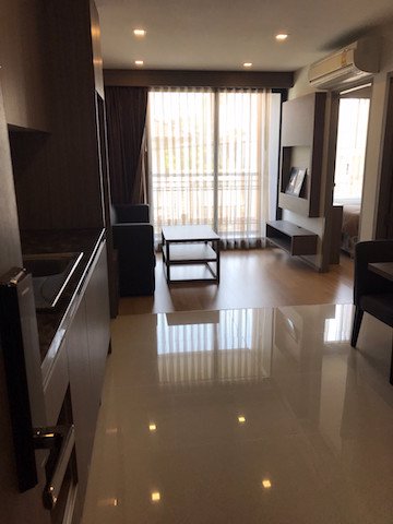 art-at-thonglo-fully-furnished-clean-room-bts-thong-lo