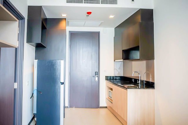 edge-sukhumvit-23-nice-room-full-furnished-15fl-close-bts-asoke