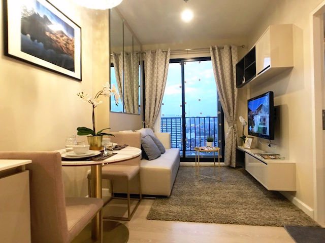 niche-pride-thong-lo-elegant-and-clean-room-bts-thonglor