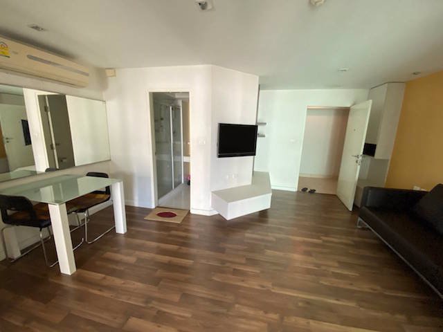 the-room-sukhumvit-79-fully-furnished-large-private-room-bts-on-nut