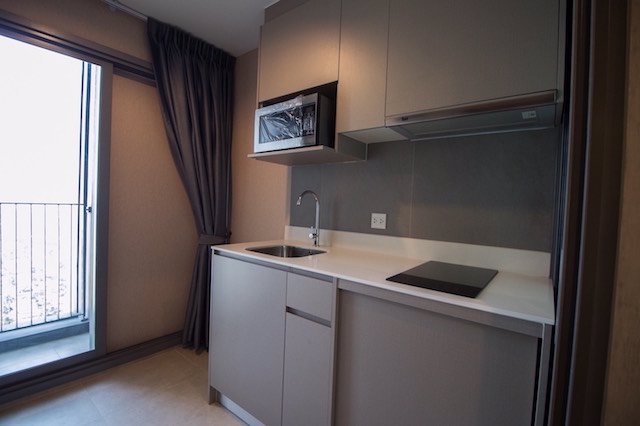 whizdom-connect-sukhumvit-101-fully-furnished-private-near-bts-punnawithi-ready-to-move-in