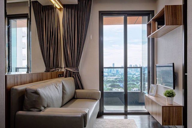the-lumpini-24-fully-furnished-28th-floor-ready-to-move-in-bts-phrom-phong