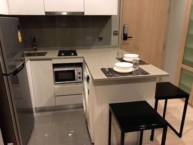 m-thonglor-10-18th-floor-beautiful-view-fully-furnished-bts-ekkamai