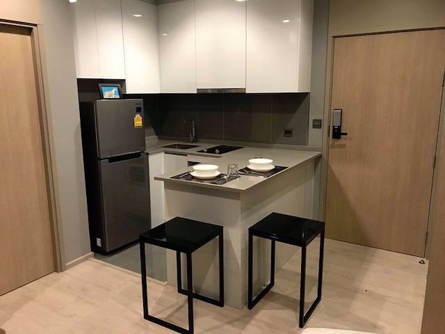 m-thonglor-10-18th-floor-beautiful-view-fully-furnished-bts-ekkamai