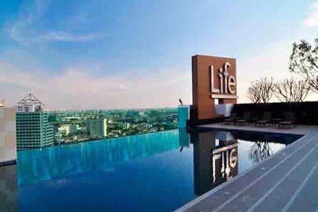 life-sukhumvit-65-beautiful-view-24-floor-fully-furnished-bts-ekkamai