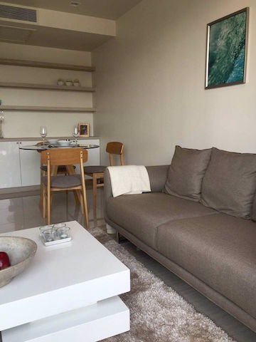 downtown-sukhumvit-49-fully-furnished-beautiful-view-peaceful-bts-thong-lo