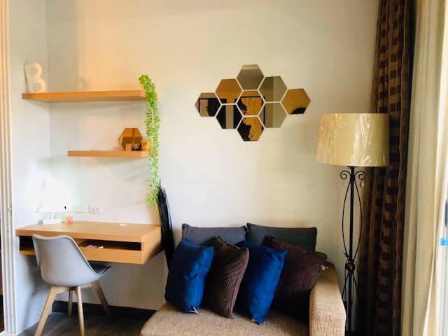 the-trendy-condo-fully-furnished-peaceful-ready-to-move-in-bts-nana