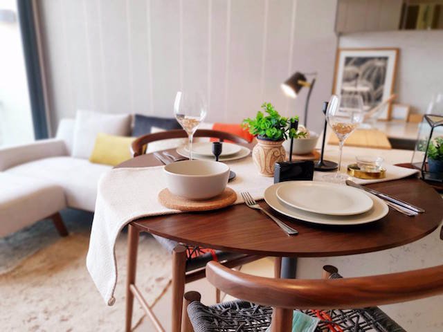 the-esse-asoke-fully-furnished-beautiful-view-15th-floor-bts-asoke