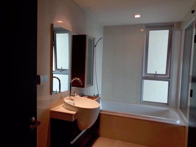 sky-walk-condominium-fully-furnished-peaceful-private-bts-phra-khanong