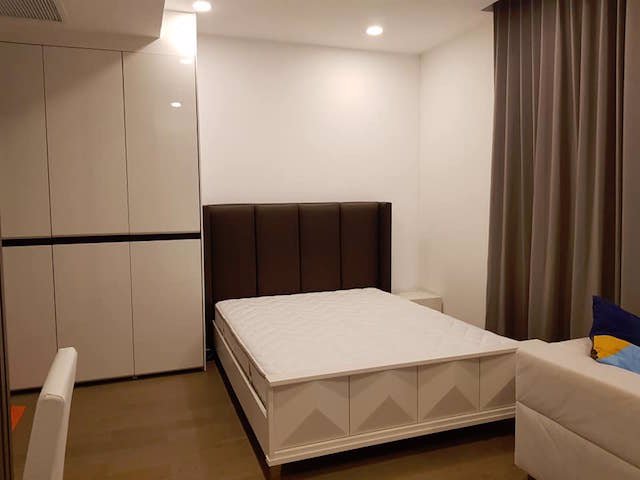 ashton-chula-silom-fully-furnished-peaceful-beautiful-view-mrt-sam-yan