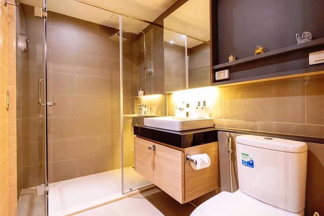 klass-silom-fully-furnished-clean-beautiful-room-ready-to-move-in-bts-chong-nonsi