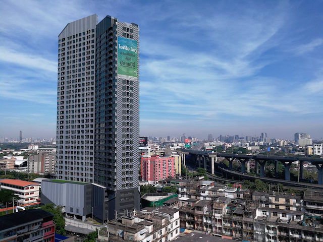 the-coast-bangna-fully-furnished-nice-view-close-bts-bangna