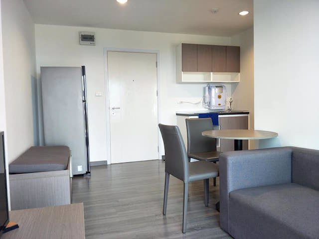 the-trust-erawan-peaceful-11th-floor-beautiful-view-bts-erawan