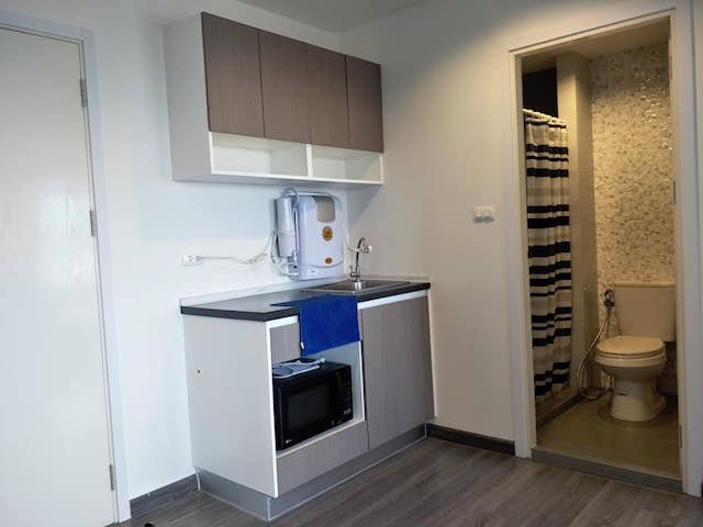 the-trust-erawan-peaceful-11th-floor-beautiful-view-bts-erawan