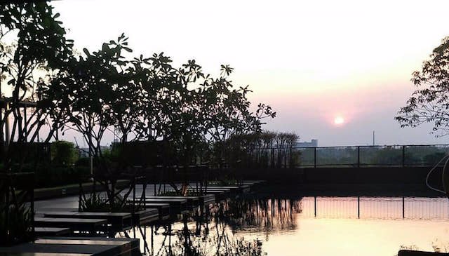 the-trust-erawan-peaceful-11th-floor-beautiful-view-bts-erawan