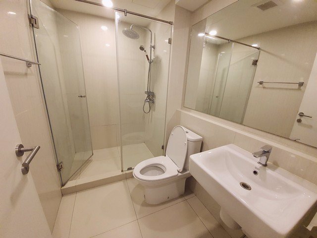 attitude-bearing-beautiful-room-fully-furnished-private-bts-bearing