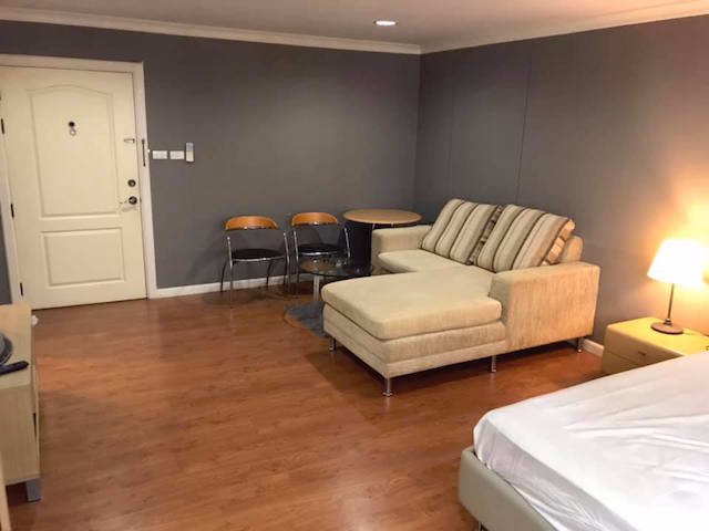 lumpini-suit-sukhumvit-41-beautiful-decoration-clean-private-bts-phrom-phong