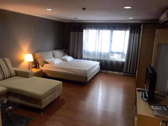 lumpini-suit-sukhumvit-41-beautiful-decoration-clean-private-bts-phrom-phong