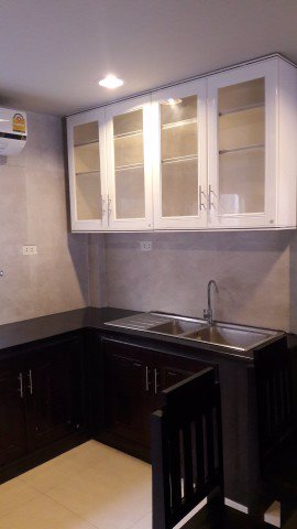 ทาวน์เฮาส์-home-office-2-ชั้น-ตกแต่ง-พร้อมเฟอร์นิเจอร์-และเครื่องไฟฟ้า