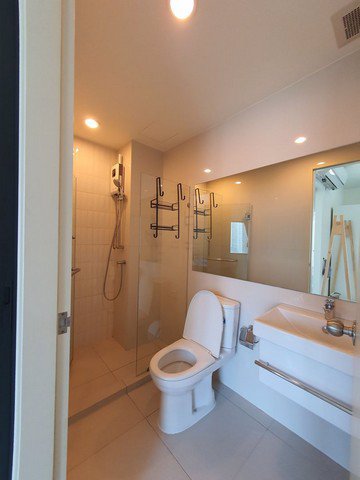 ให้เช่า-life-อโศก-ติดmrtarl-ครัวแยก-วิวg-tower-พร้อมอยู่-14500-บาท