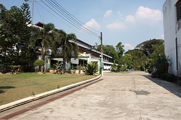 โกดัง-ให้เช่า-สวยสะอาด-ปลอดภัย-เคยใช้เป็นโรงงานเย็บเสื้อผ้า-จังหวัดปราจีนบุรี-094-9639987คุณเอ