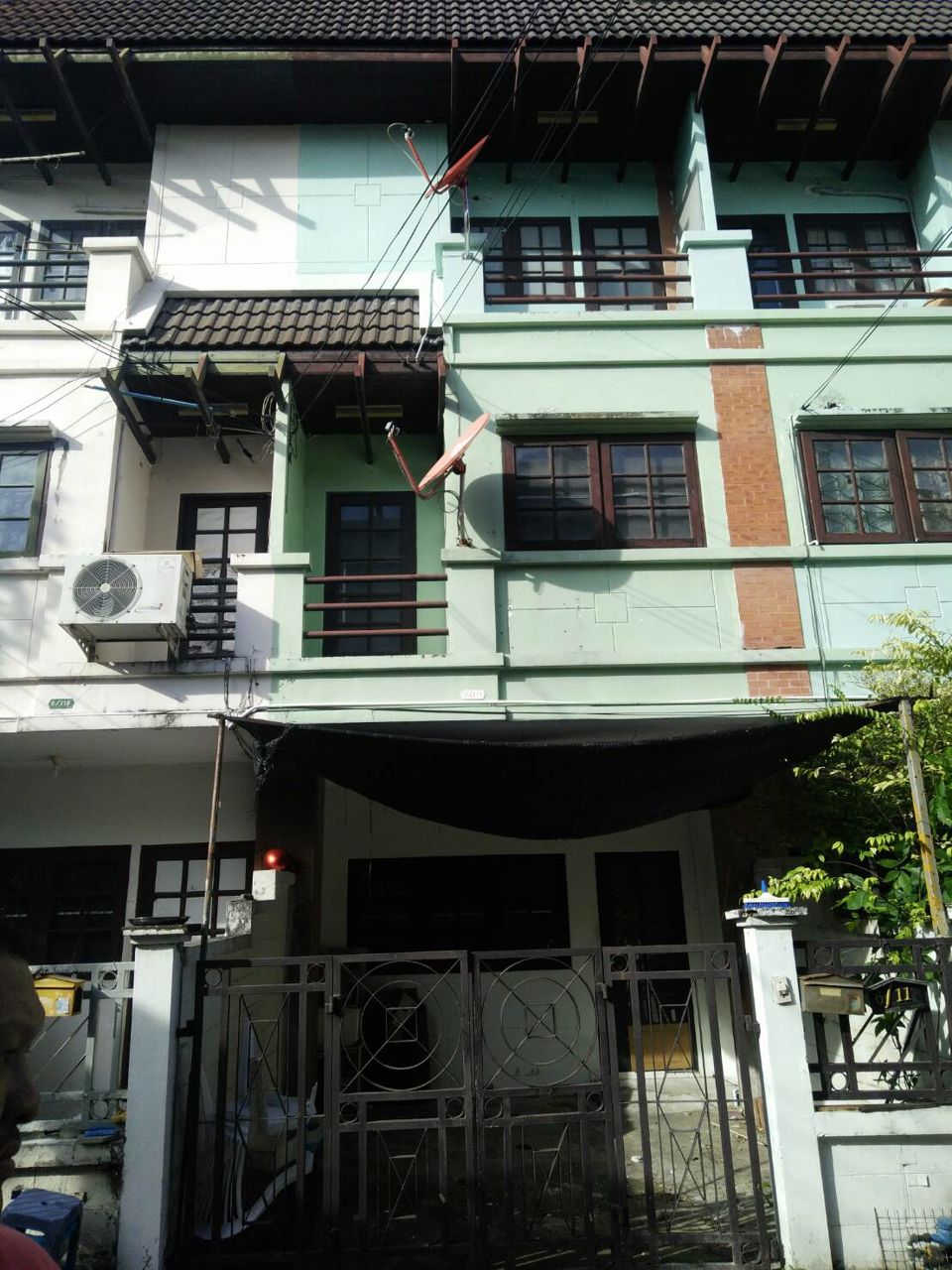 ให้เช่า-ทาวน์เฮาส์-3-ชั้น-อยู่ในโครงการหมู่บ้าน-ถนนนาคนิวาส-ลาดพร้าว-71-มียามรักษาการณ์-24-ชม-สามาร