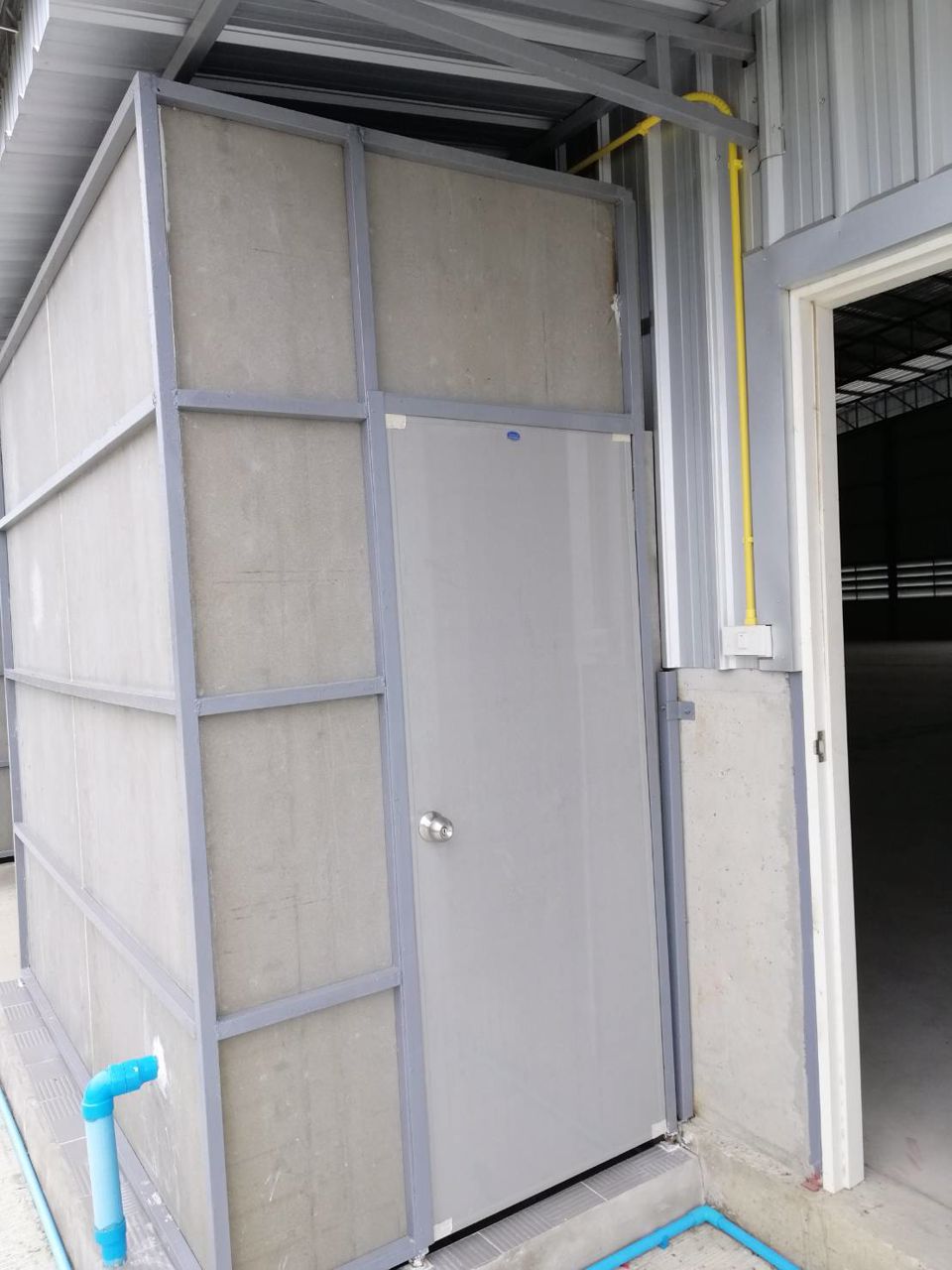 ให้เช่าโกดังเก็บสินค้า-สร้างใหม่-พื้นที่ใช้สอยทังหมด-1386-ตรม-ตคลองพระอุดม-อลาดหลุมแก้ว-