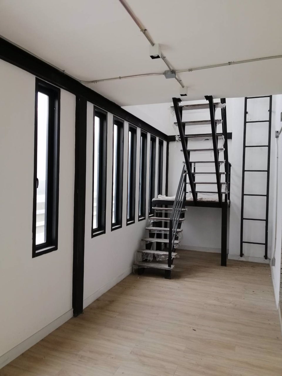 ให้เช่า-ตึก-4-ชั้น-โครงการสำเพ็ง-2-ฝั่งไปรษณีย์-ตึกใหม่-ตกแต่งไว้แล้ว-สวยโมเดิร์นมากๆ