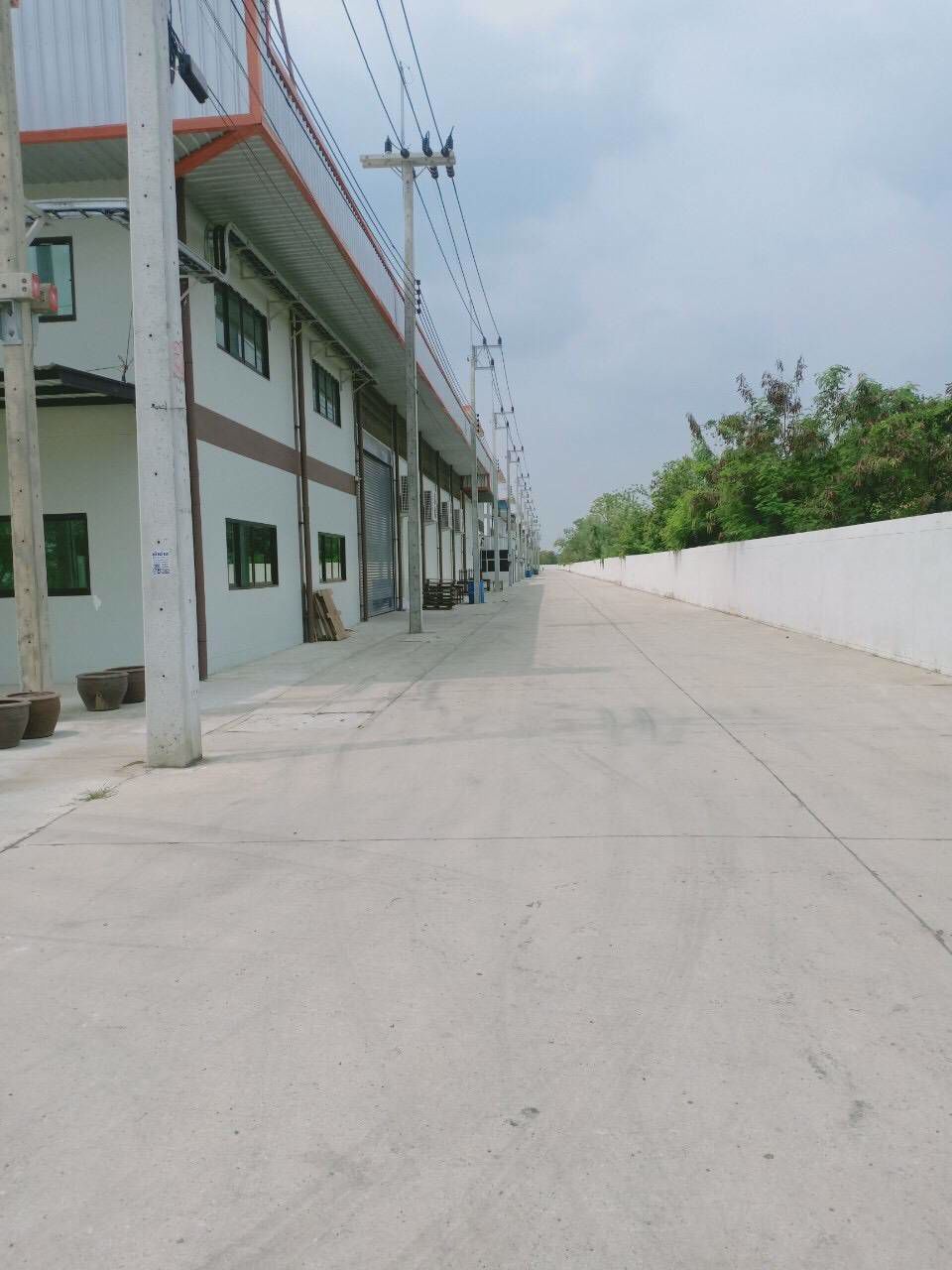 ให้เช่า-โกดัง-โรงงาน-ถนนลำลูกกา-คลอง-7-เนื้อที่-240-ตรว-พื้นที่ใช้สอย-1000-ตรมรวมสำนักงาน-3-ชั้น