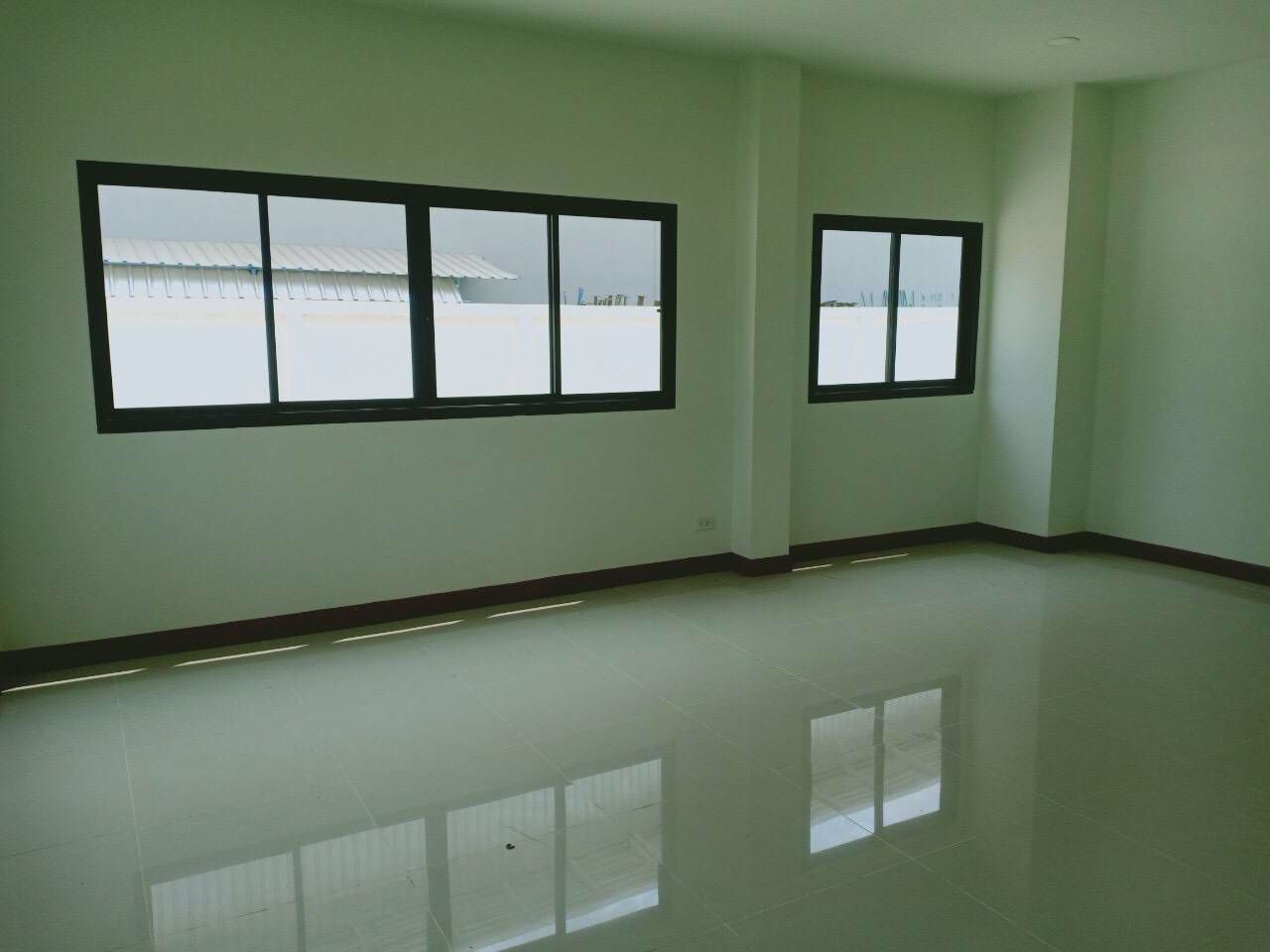 ให้เช่า-โกดัง-โรงงาน-ถนนลำลูกกา-คลอง-7-เนื้อที่-240-ตรว-พื้นที่ใช้สอย-1000-ตรมรวมสำนักงาน-3-ชั้น