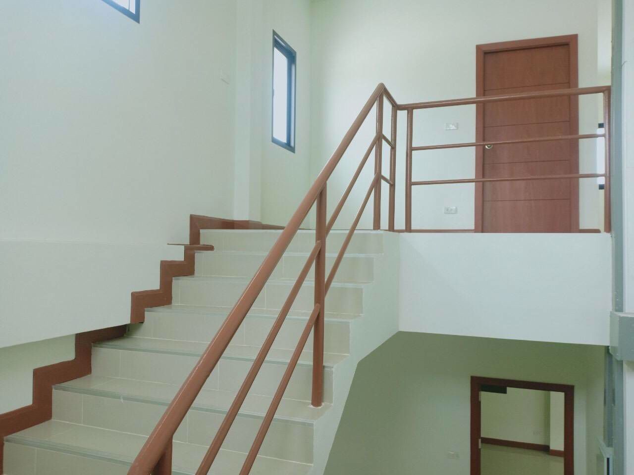 ให้เช่า-โกดัง-โรงงาน-ถนนลำลูกกา-คลอง-7-เนื้อที่-240-ตรว-พื้นที่ใช้สอย-1000-ตรมรวมสำนักงาน-3-ชั้น