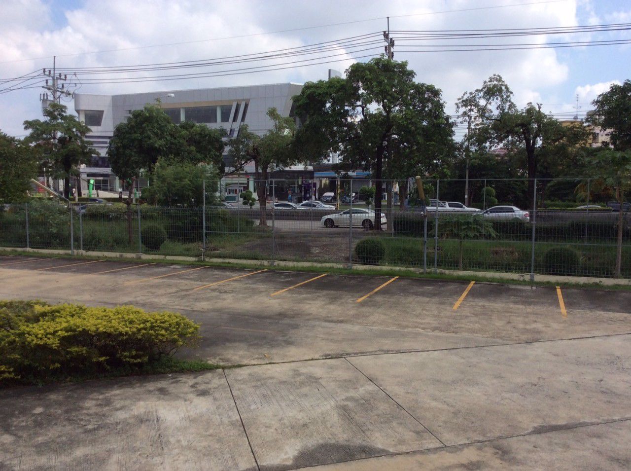 ให้เช่าโกดังพร้อมสำนักงาน-ถนนเกษตร-นวมินทร์-ใกล้เลียบด่วนรามอินทรา