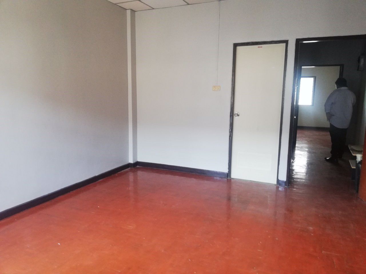 ให้เช่า-ทาวน์เฮาส์-3-ชั้น-อยู่ในโครงการหมู่บ้าน-ถนนนาคนิวาส-ลาดพร้าว-71-