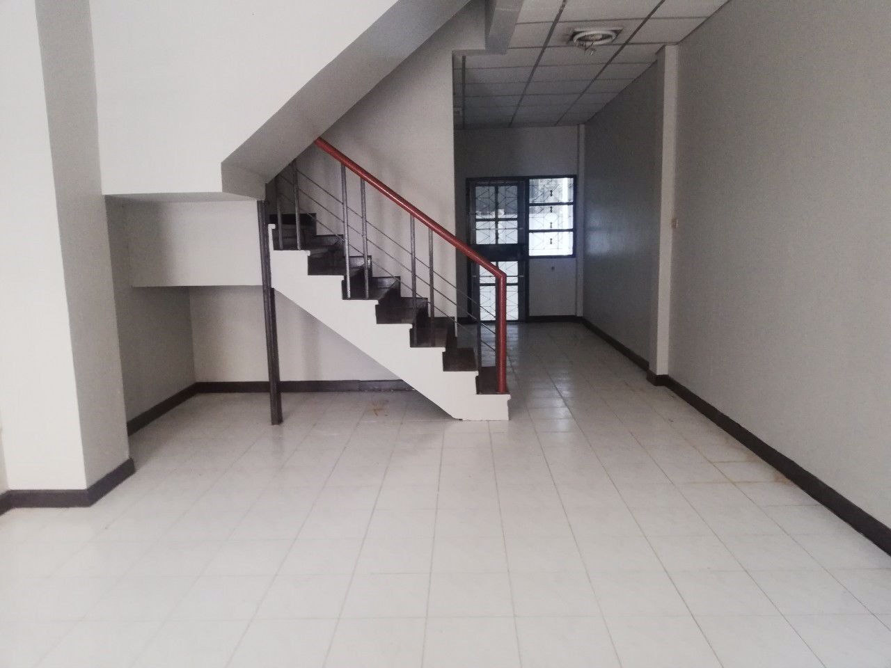 ให้เช่า-ทาวน์เฮาส์-3-ชั้น-อยู่ในโครงการหมู่บ้าน-ถนนนาคนิวาส-ลาดพร้าว-71-