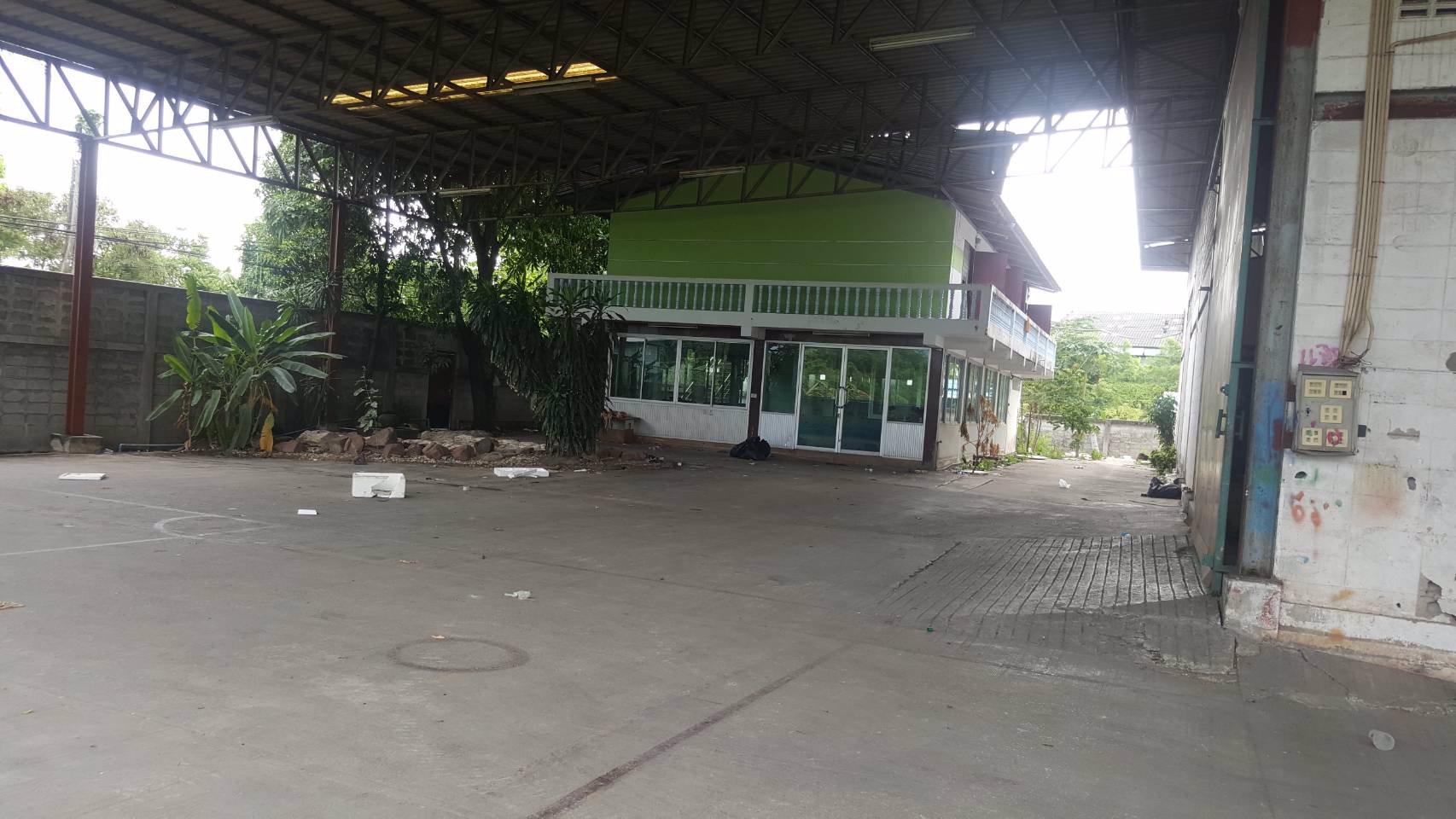 ให้เช่าโกดัง-สวนหลวง-600-ตารางเมตร-ด้านนอกรวมประมาณ-2000-ตารางเมตร-มีออฟฟิศและบ้านพักคนงาน